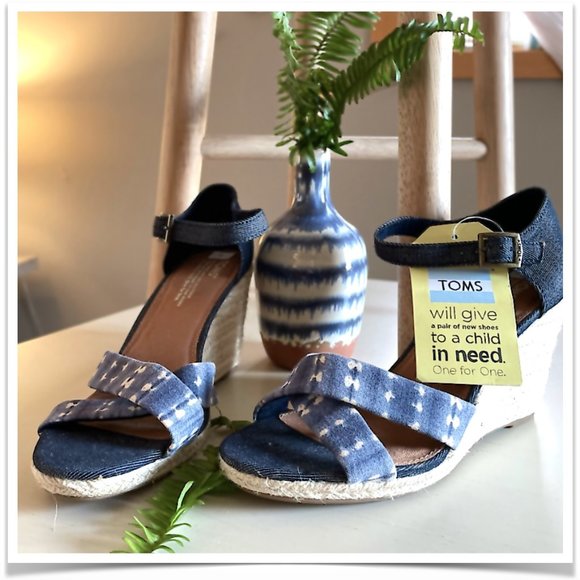 Toms Shoes - TOMS Sienna Batik Espadrille Wedge Sandals